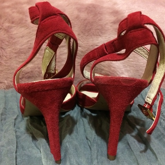 Brand New Louise et Cie Strappy Heel - Picture 2 of 5